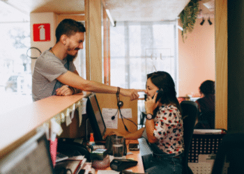 avstarnews contact working hours​